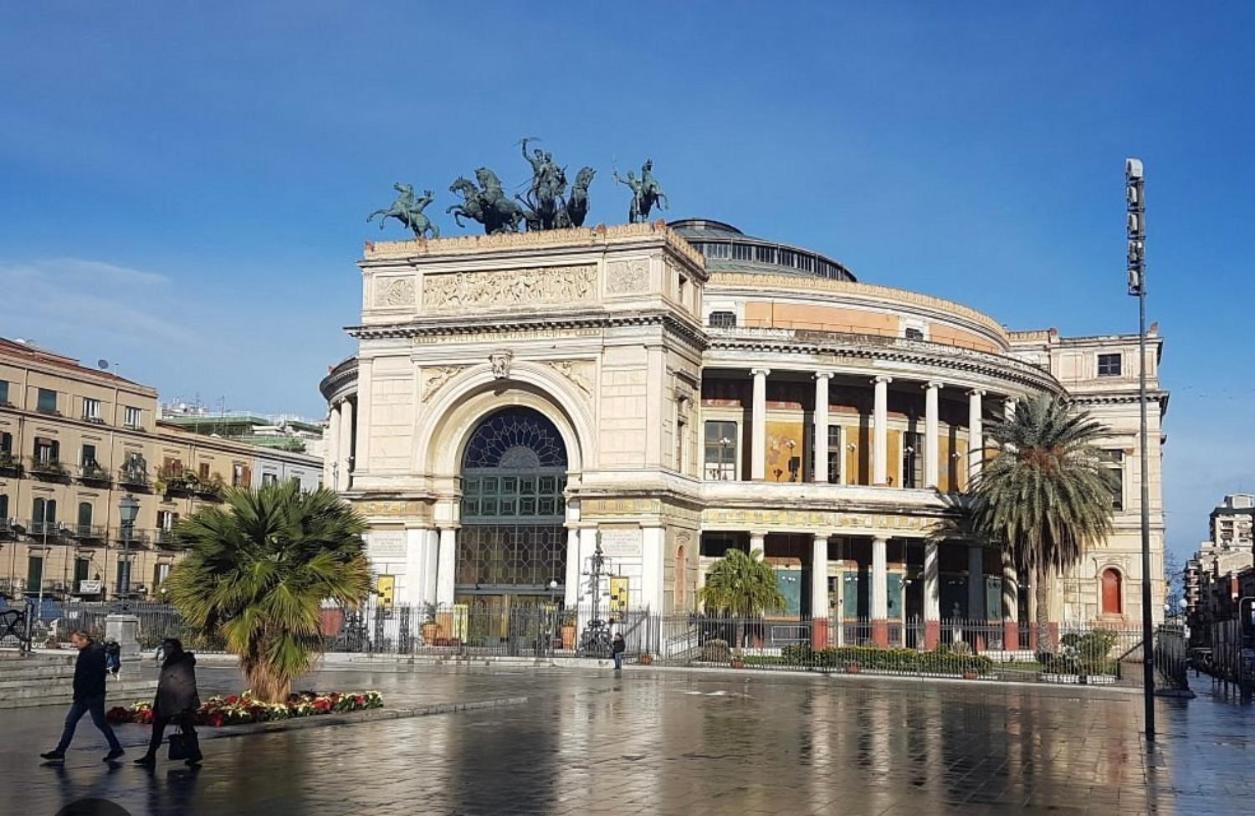 & House - Imparato Centro Politeama